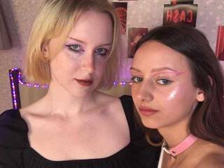 Erotikus videocsevegés CuteAura