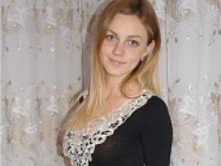 Erotikus videocsevegés cutekitty12