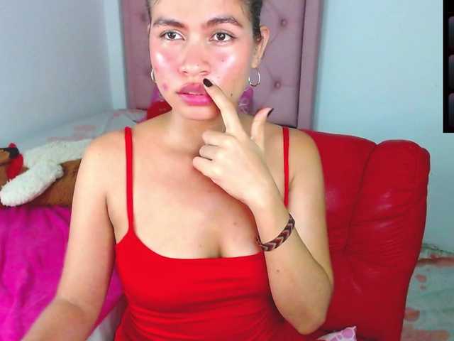 Fényképek Cyntiaross Goal: cumshow #asian #squirt #bigass #hairy #latina