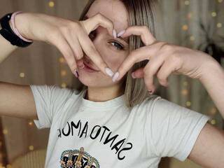 Erotikus videocsevegés CyrilaPuff