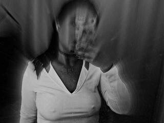 Erotikus videocsevegés Daisy-Chilli