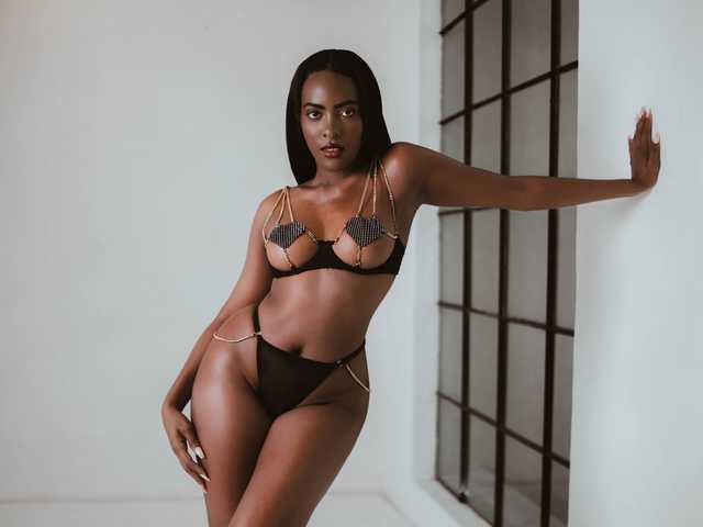 A profil fényképe DakotaWangi