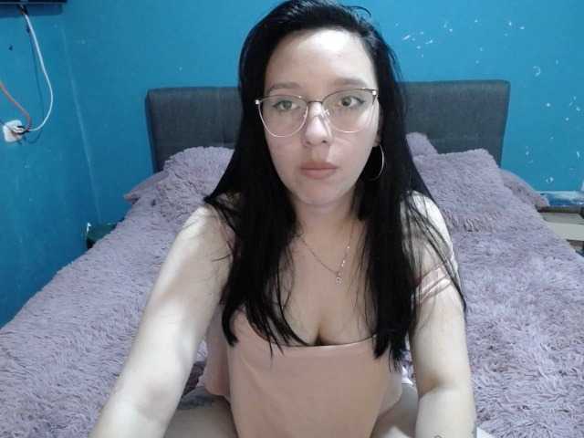 Fényképek Dalillafiore lovense on Play with me I'm at home bored