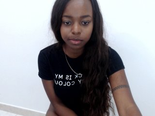 Fényképek daniielaa My pussy want some love// LOVENSE ON- make me wet wt ur tips guys// @reamain ride toy//at150 #sloopy #bj