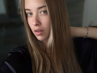 Erotikus videocsevegés DanikaDillan
