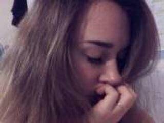 Erotikus videocsevegés dannaaa