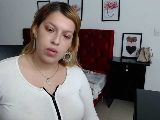 Fényképek DannaSaenz full nude loVES 200TK