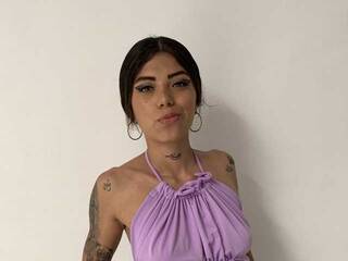 Erotikus videocsevegés Dannyevan