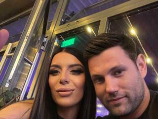 Erotikus videocsevegés Daveeveline21