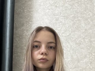 Erotikus videocsevegés DavinaHaddad