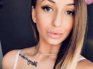 Erotikus videocsevegés DDAshley