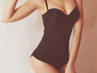 Erotikus videocsevegés Delicioustitssss