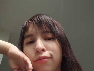 Erotikus videocsevegés DollAmmy