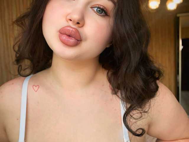 A profil fényképe Di-Olivia