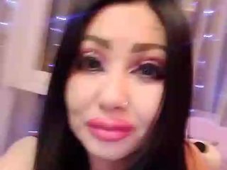 Erotikus videocsevegés DiamondKey