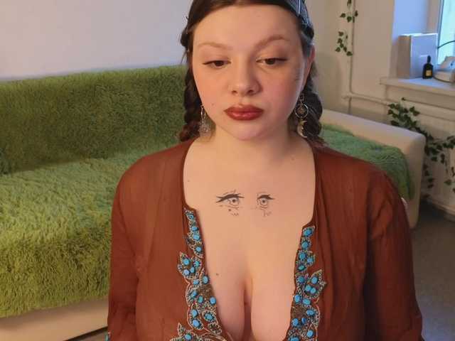 Fényképek Diana_Ganji #bigboobs #curvy #femdom #findom #mommy