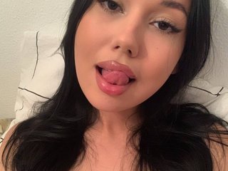 Erotikus videocsevegés DillionHarper