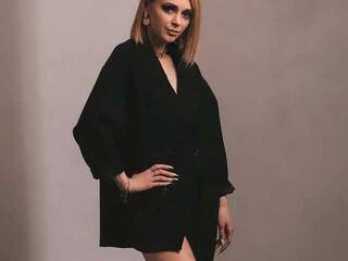 Erotikus videocsevegés Dillza