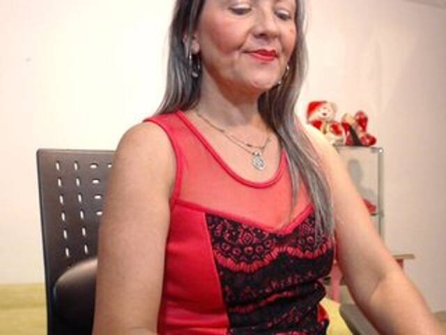 Sugárzási képernyőképek SquirtNstyGrl