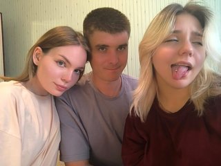 Erotikus videocsevegés DivineTrio
