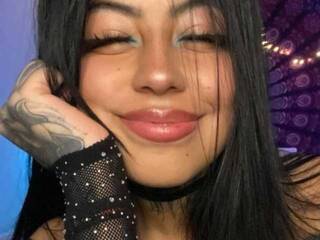 Erotikus videocsevegés Dollcam