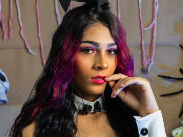 A profil fényképe dollsquirts