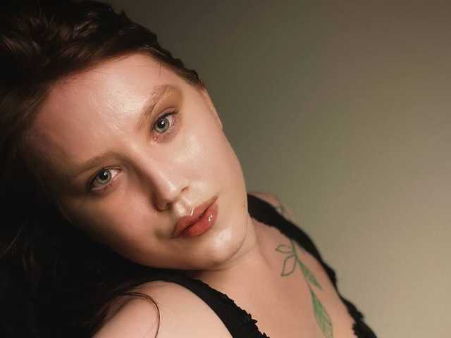 A profil fényképe DollVice