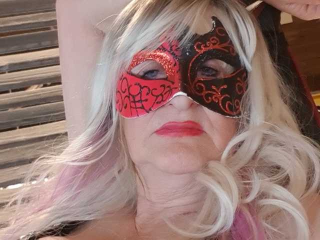 A profil fényképe HotBlondMilf