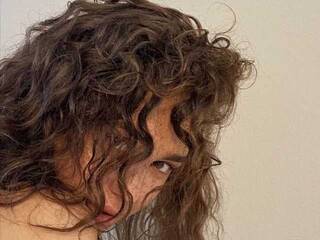 Erotikus videocsevegés Dominica-Sweety