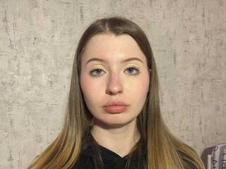 Erotikus videocsevegés DonnettaKlostermann