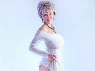 Erotikus videocsevegés dora17