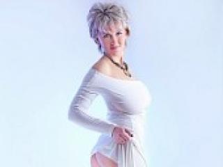 Erotikus videocsevegés dora17