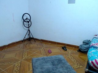 Erotikus videocsevegés Dulce-Chiky