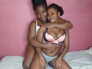 Erotikus videocsevegés EboniesBelle