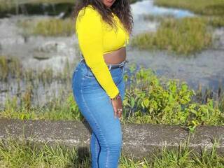 Erotikus videocsevegés Ebony-sofia