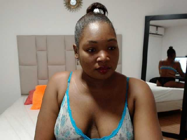 Fényképek EbonyCamille I wanna be full naked for youou! 199, we are 142 tokens closer!