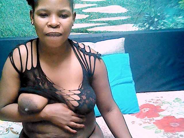 Fényképek ebonygold92 hlw everyone lets have funs guys mess my room with tokens thank u....