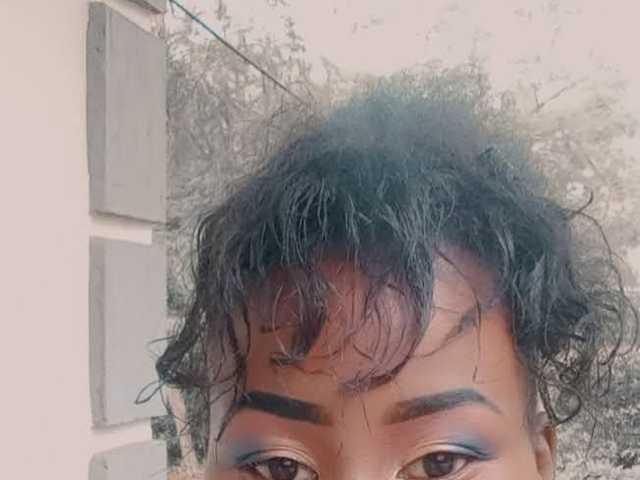 A profil fényképe ElaraMuse