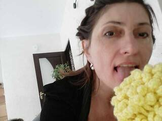 Erotikus videocsevegés Eleanesa