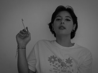 Erotikus videocsevegés Electrajunes