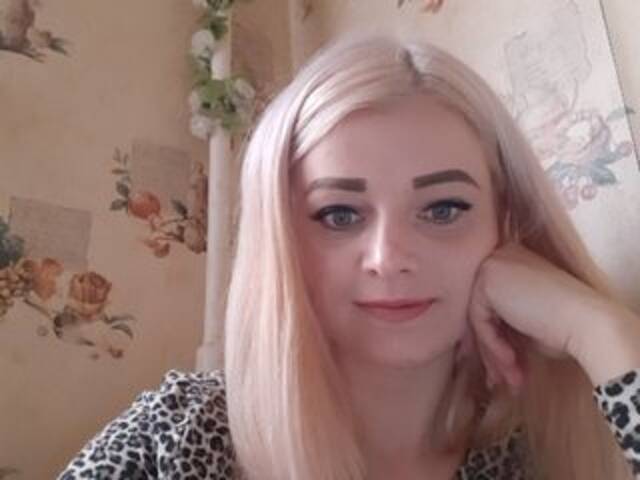 Sugárzási képernyőképek ElegantBlonda