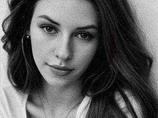 Erotikus videocsevegés ElegantLadyMia