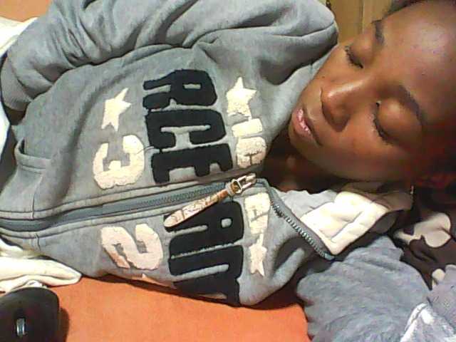 Sugárzási képernyőképek ElianeXhot