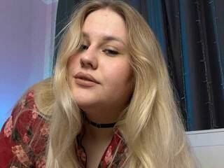 Erotikus videocsevegés ElienArinly