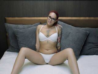 Erotikus videocsevegés ElinaRubels