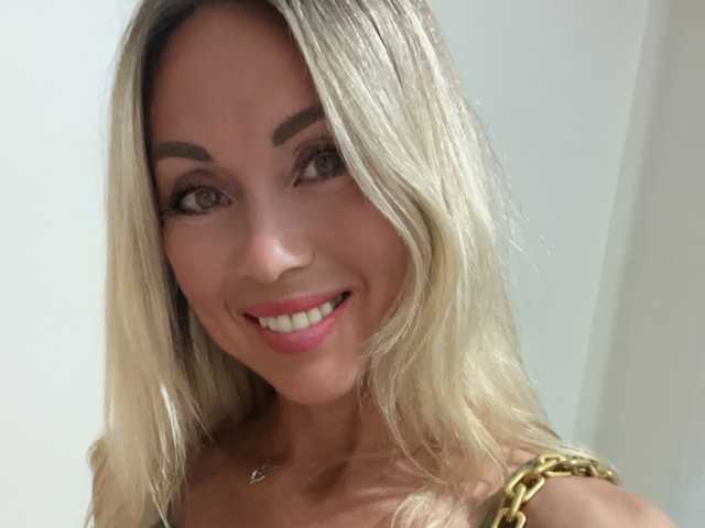 A profil fényképe -Elisa-