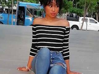 Erotikus videocsevegés elisamarchel