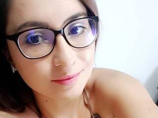 Erotikus videocsevegés Ellarouge