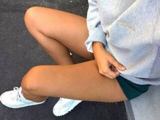 Erotikus videocsevegés EllaShinee