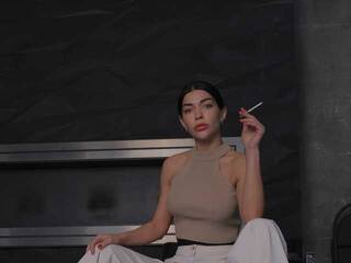 Erotikus videocsevegés EllisMoor